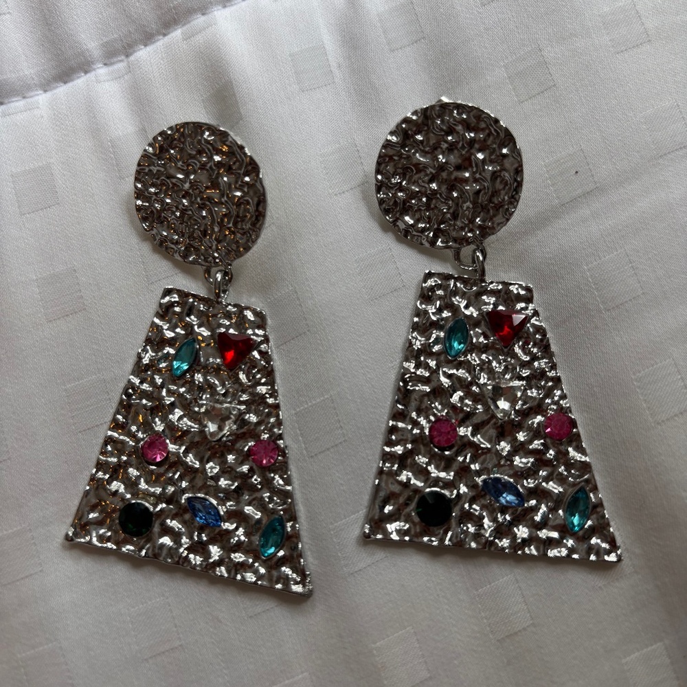 Trendy earrings
